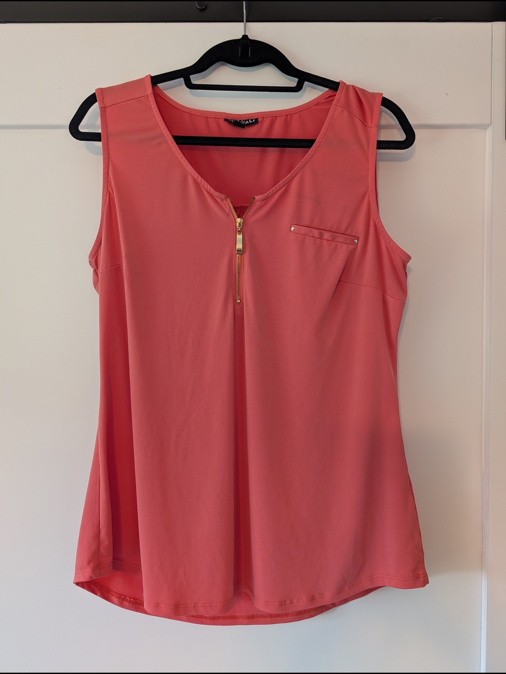 Roz&Ali Dressbarn Coral Sleeveless Zip-Front Tank Top